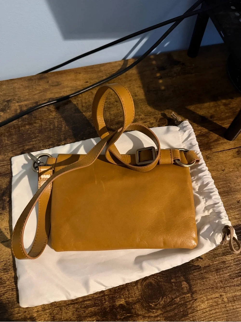 HOBO stylish tan